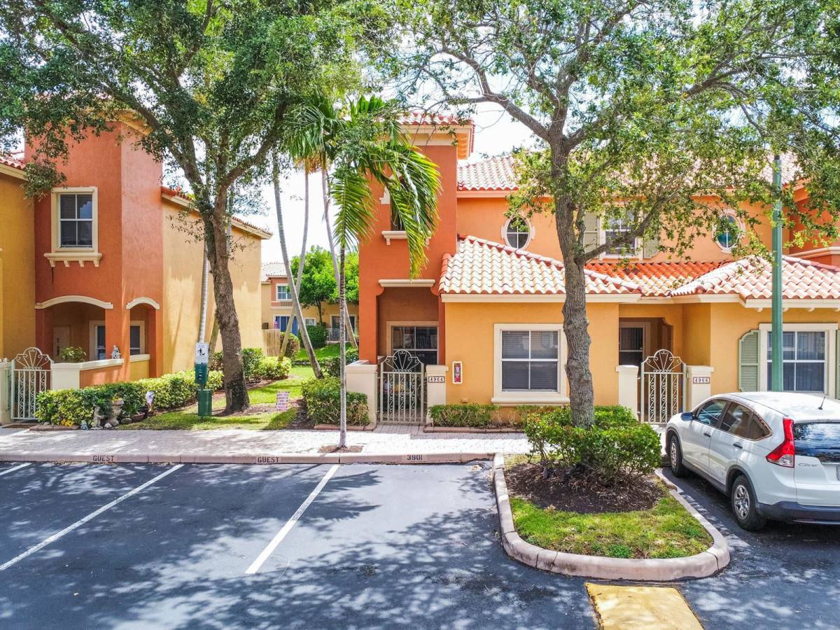 Townhouse for rent at 4964 Leeward Lane, Fort Lauderdale, FL 33312