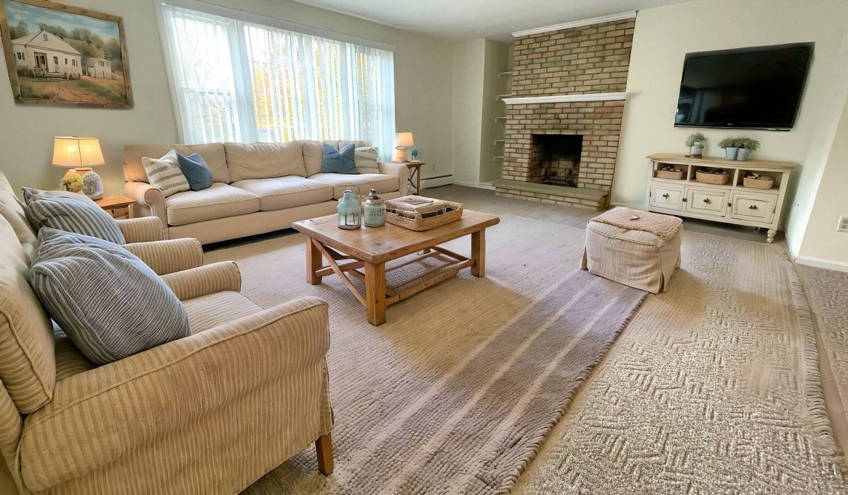 Apartment for rent at 82 Pierce Ave, Hamburg, NY 14075