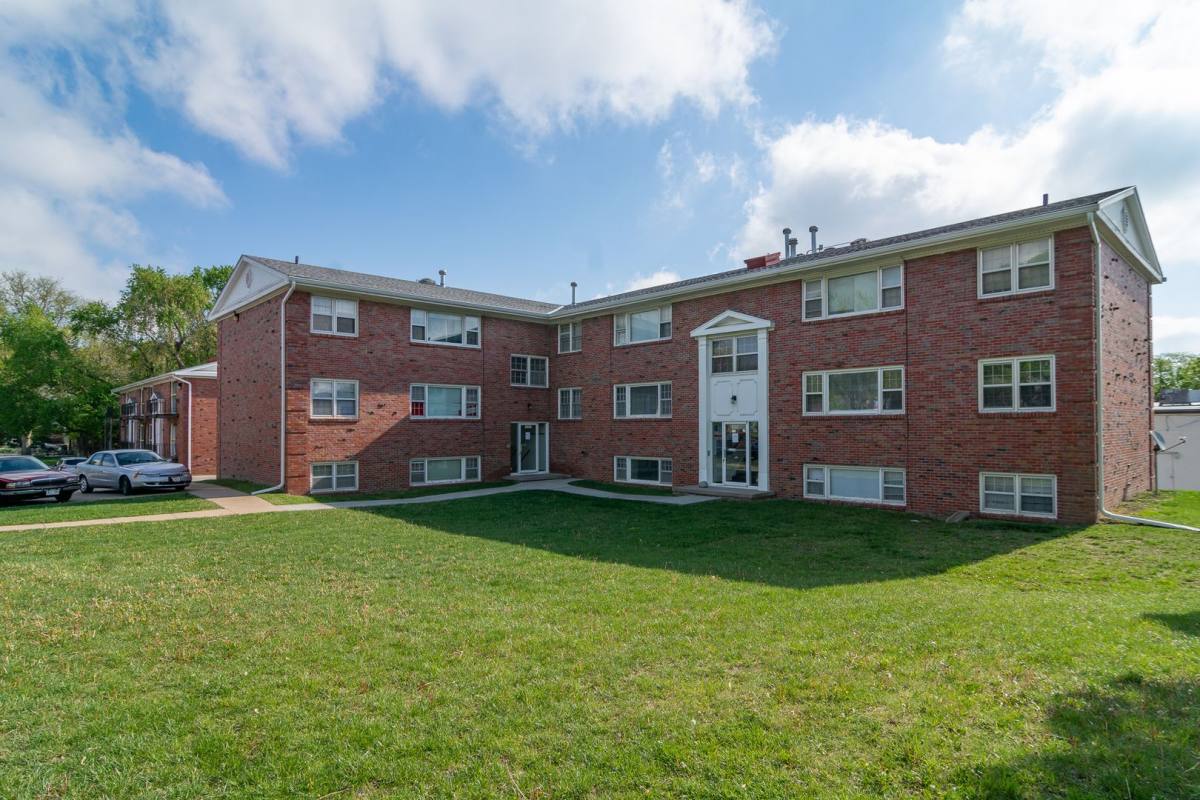 Apartment for rent at 2323 Village Court, Omaha, NE 68144