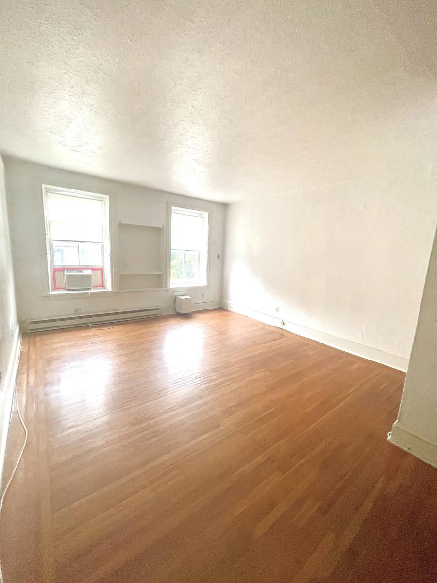 Apartment for rent at 319 S 12th St #3F, Philadelphia, PA 19107