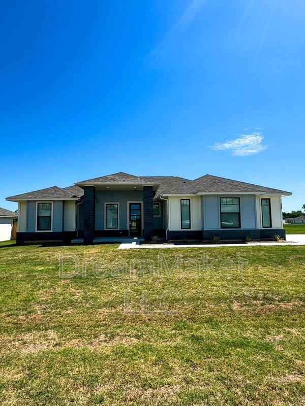 House for rent at 728 Flowers Dr, Washington, OK 73093