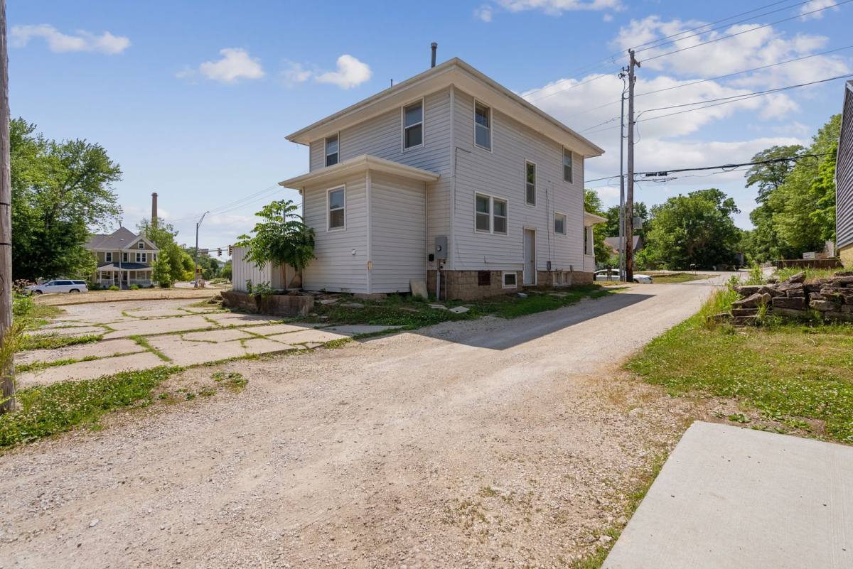 House for rent at 109 W 12th St, Cedar Falls, IA 50613