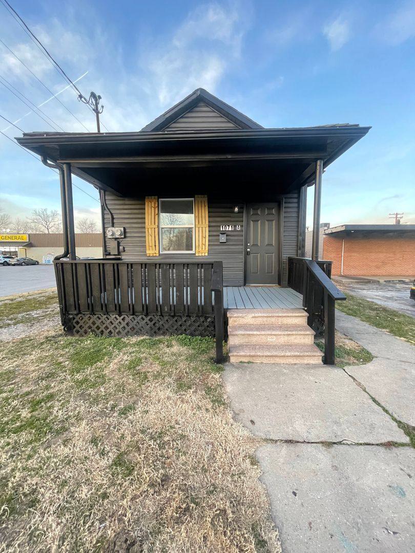 1071 E Commercial, Springfield, MO 65803 RentalSource