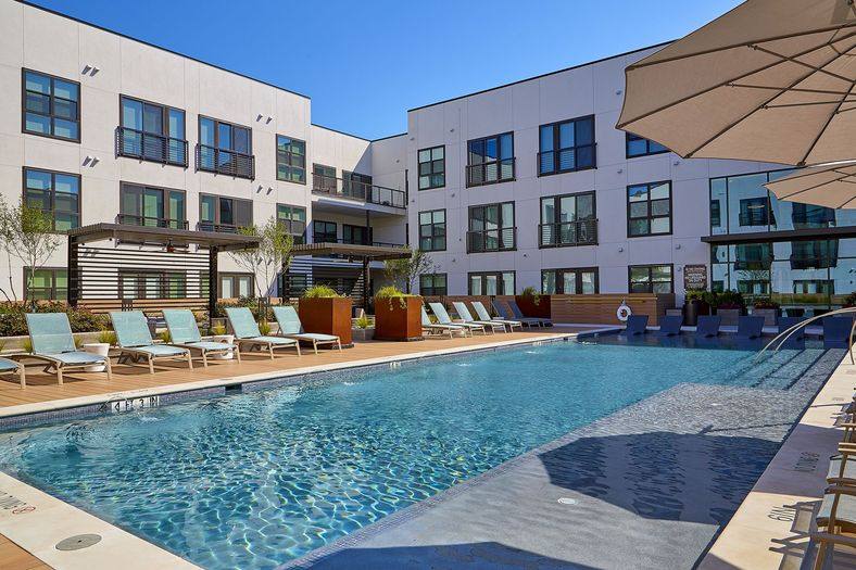 Apartment for rent at 1013 S Pearl Expressway #C1-17, Dallas, TX 75201