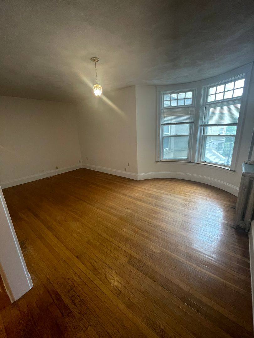 Apartment for rent at 1687 Beacon St #2B, Brookline, MA 02445
