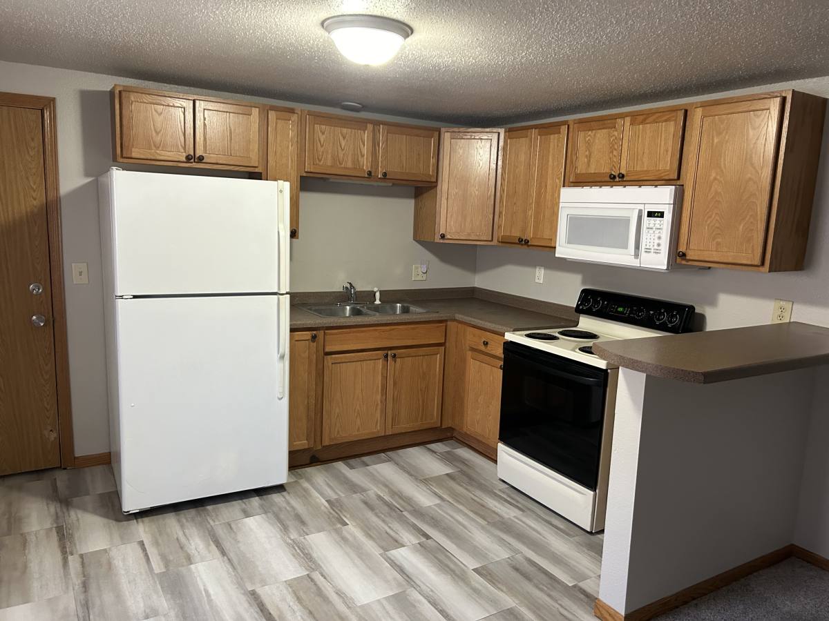 1013 S Sherman Ave C, Sioux Falls, SD 57104 RentalSource