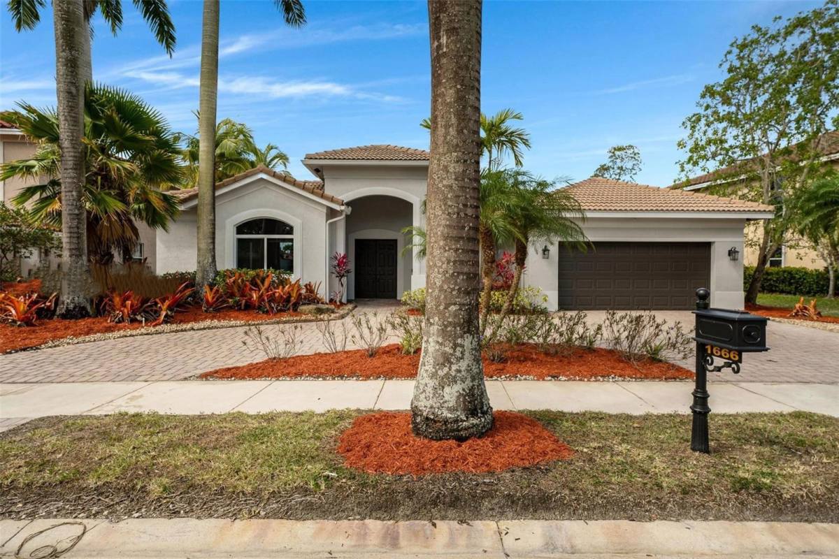 House for rent at 1666 Victoria Pointe Circle, Fort Lauderdale, FL 33327