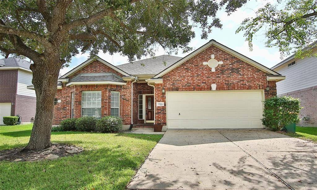 House for rent at 3705 Wellington Dr, Pearland, TX 77584