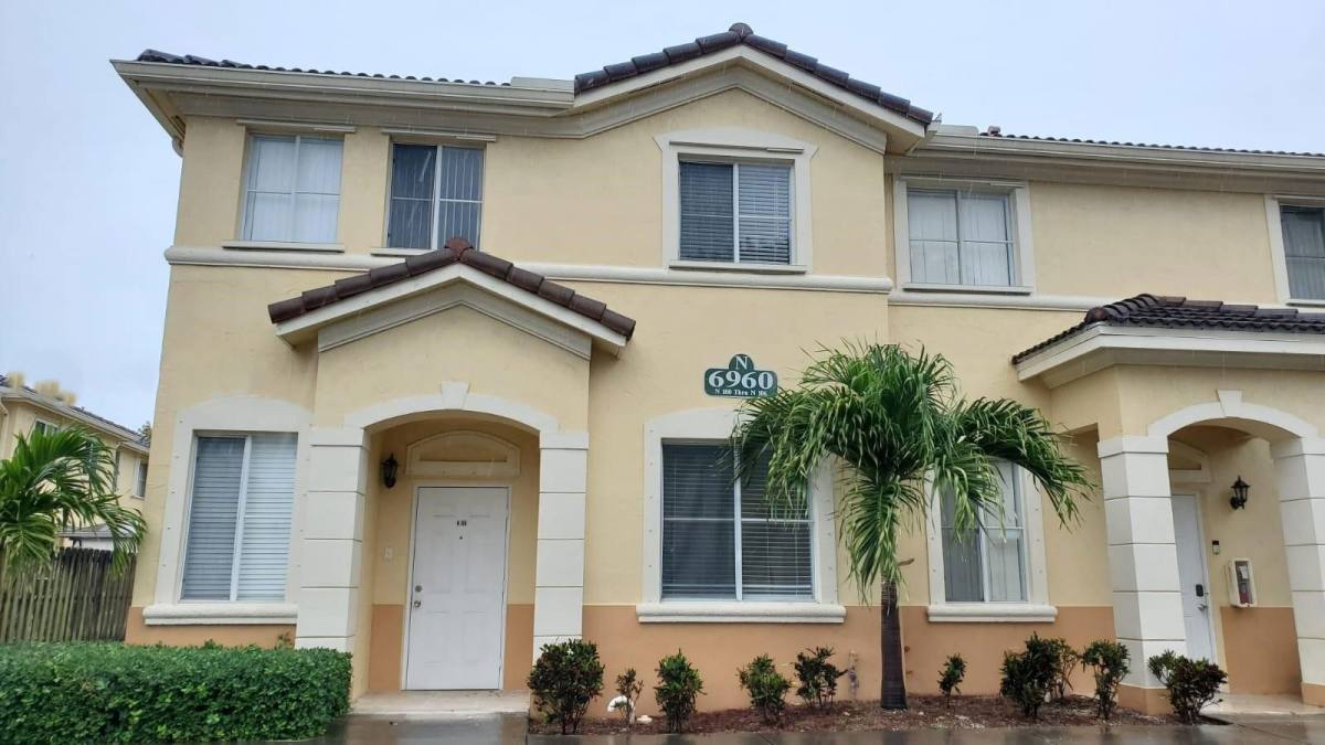 Townhouse for rent at 6960 NW 177th St, Hialeah, FL 33015