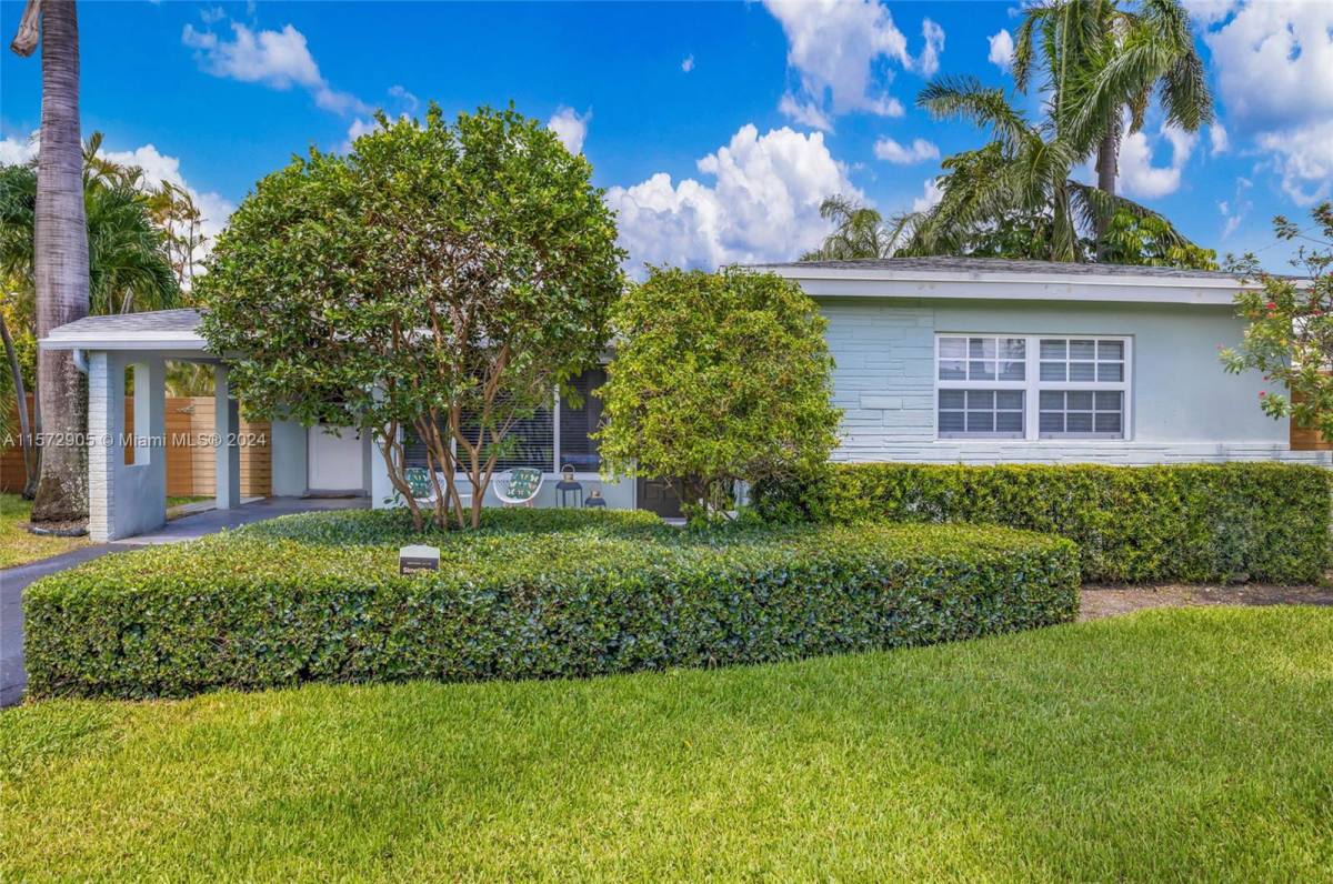 House for rent at 1421 NE 41st St, Fort Lauderdale, FL 33334