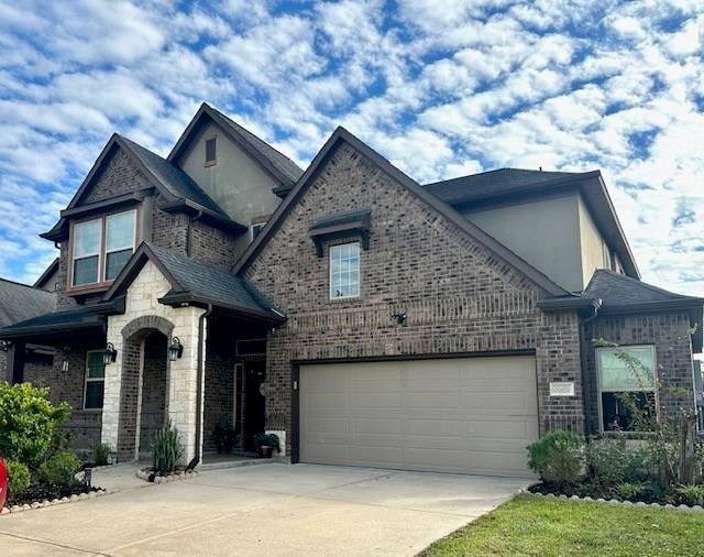 House for rent at 13403 Ravens Park Lane, Pearland, TX 77584