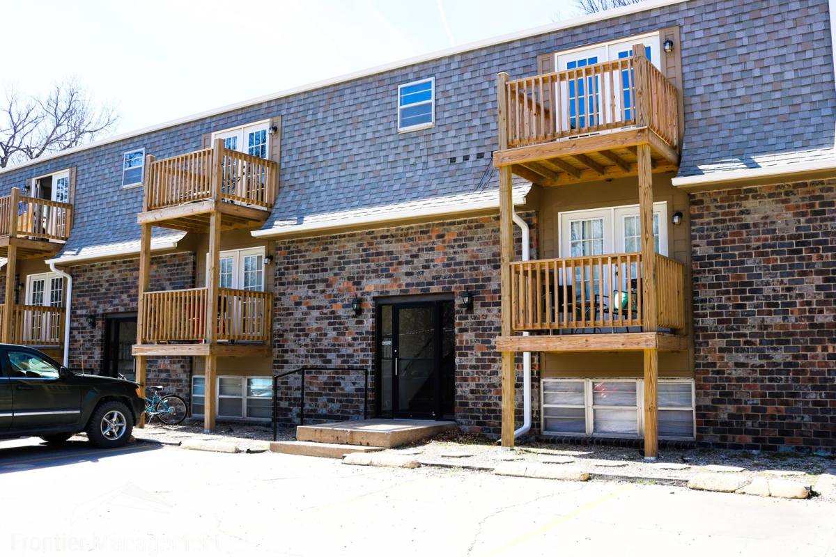 Apartment for rent at 906 Osage St, Manhattan, KS 66502