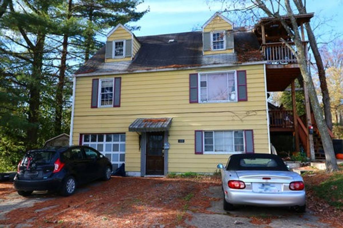 Apartment for rent at 312 Ross St, Morgantown, WV 26501
