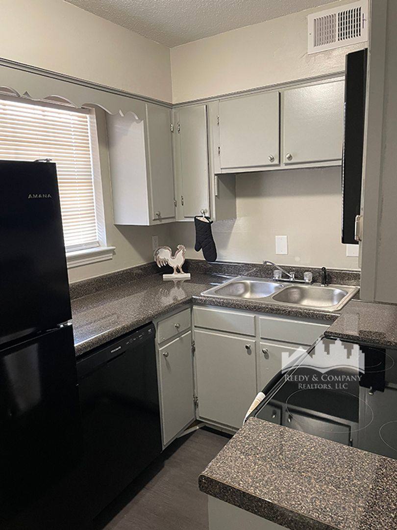 Apartment for rent at 1984 Bonnie Dr, Memphis, TN 38116