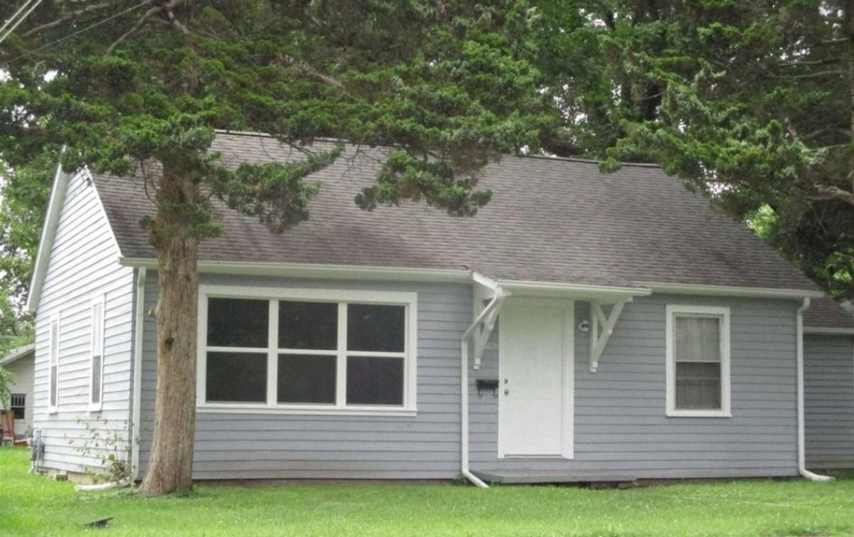 1005 N Main, Benton, IL 62812 RentalSource