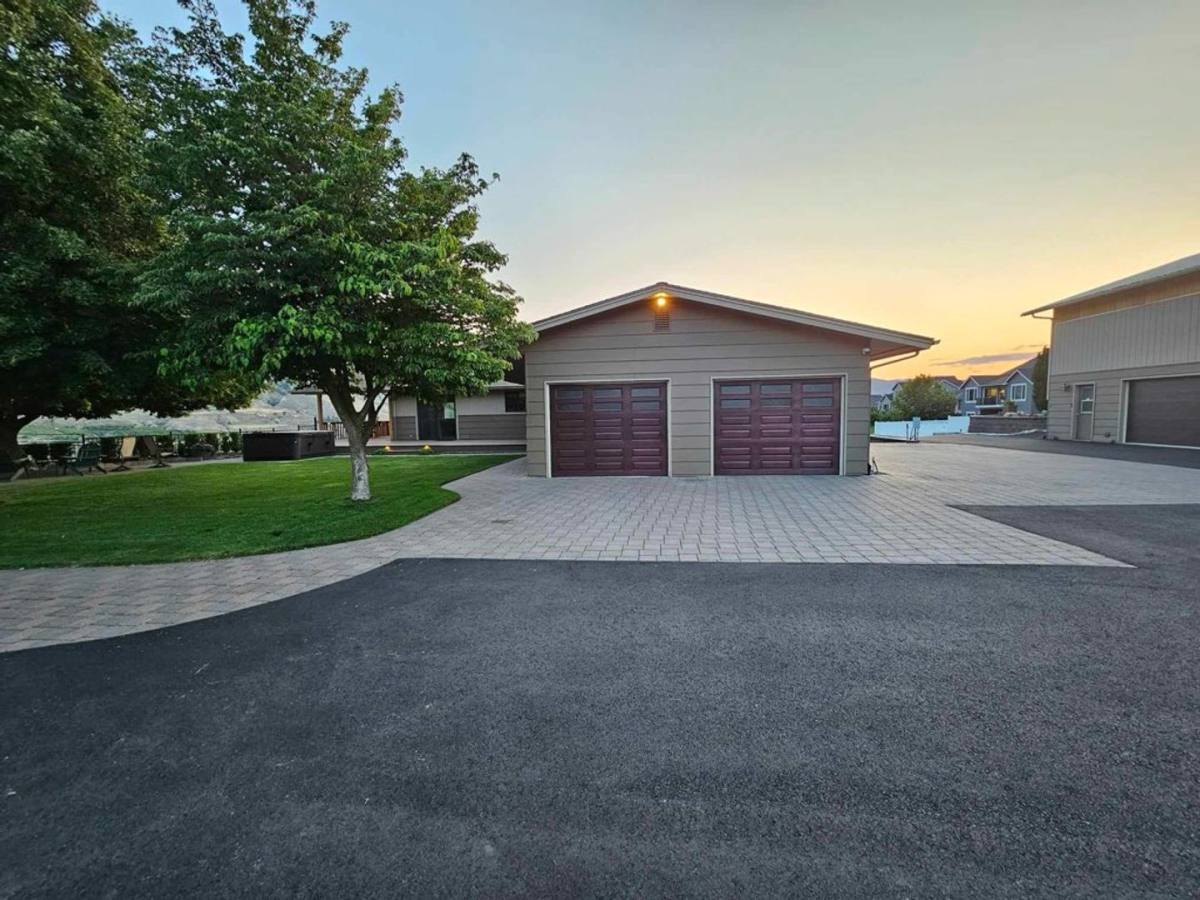 House for rent at 2091 8th St SE, East Wenatchee, WA 98802