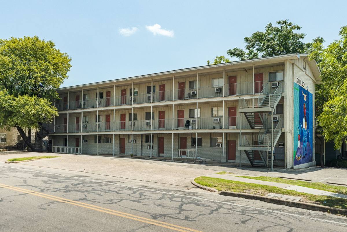 300 E 30th St, Austin, TX 78705 - Apartment For Rent - Image 1
