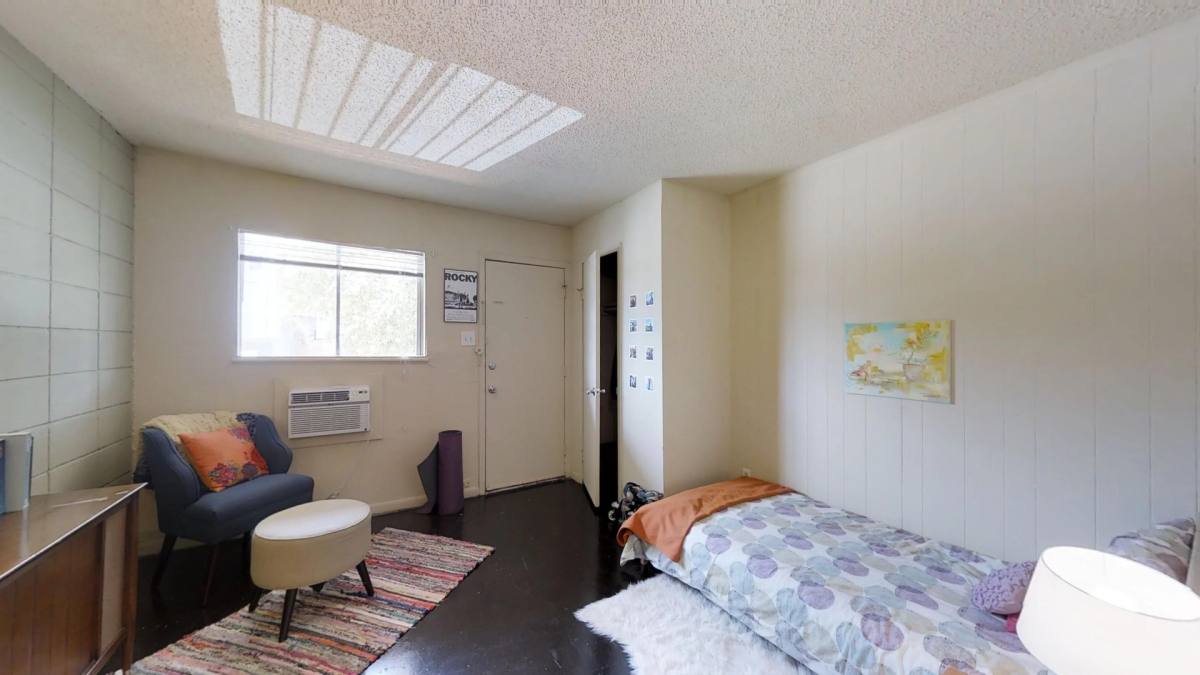 300 E 30th St, Austin, TX 78705 - Apartment For Rent - Image 8