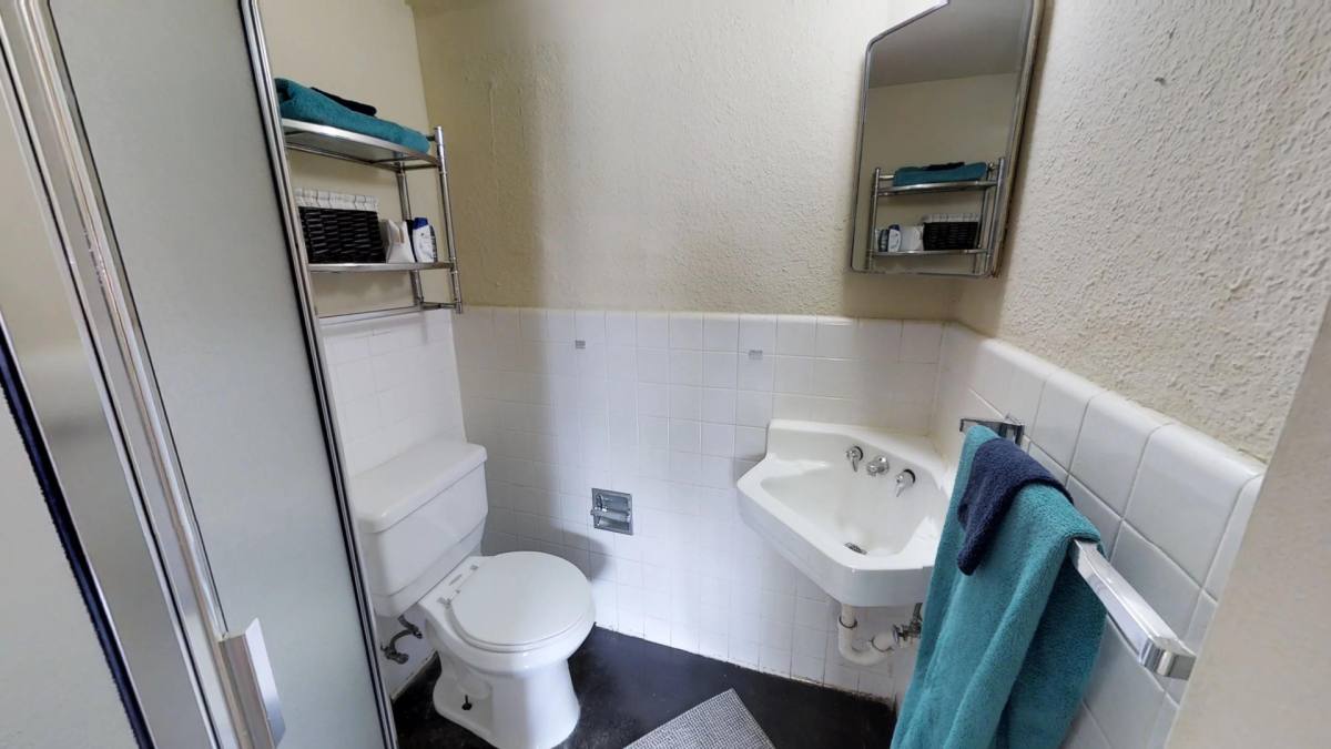 300 E 30th St, Austin, TX 78705 - Apartment For Rent - Image 6