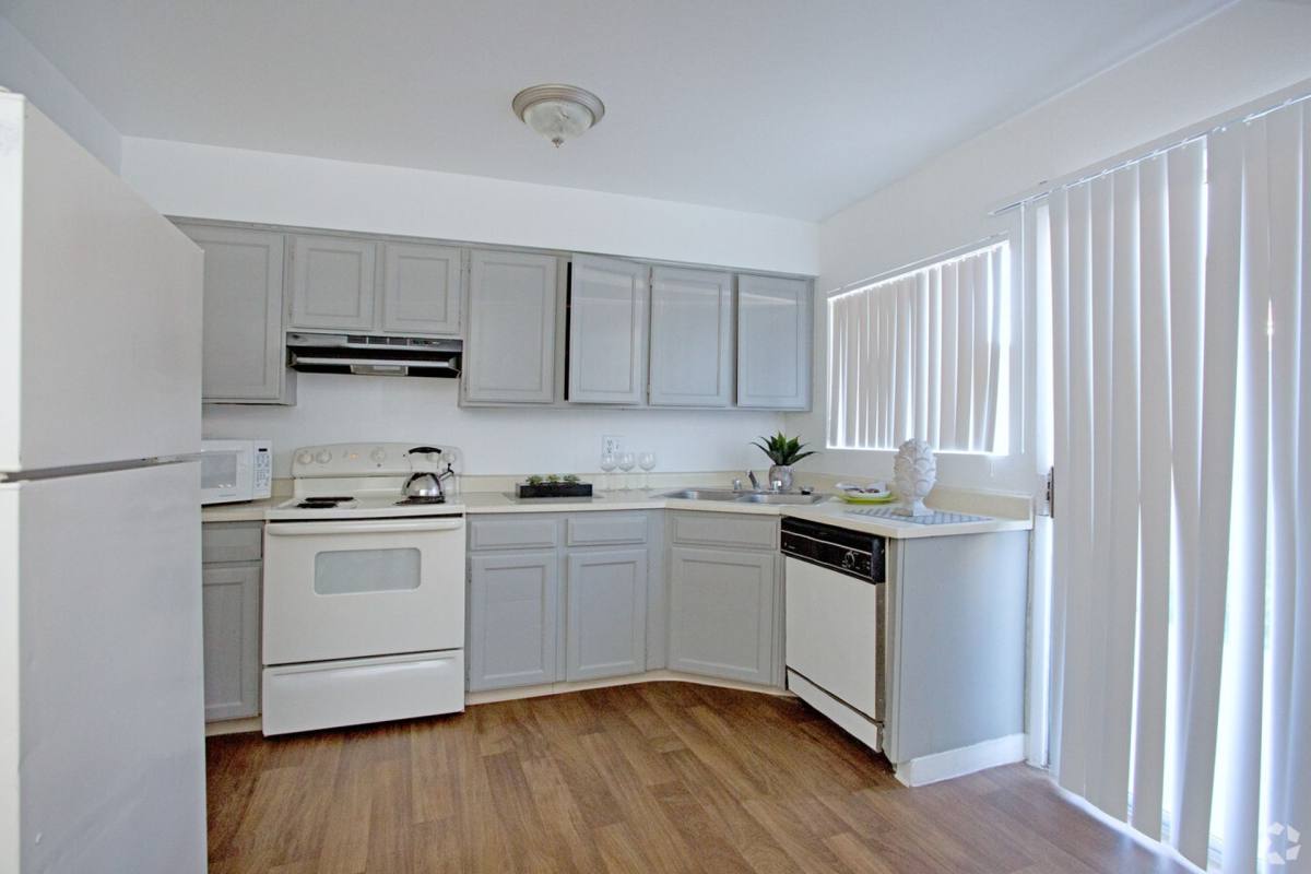 5045 N 58th Ave, Glendale, AZ 85301 - Townhouse for Rent - Image 9