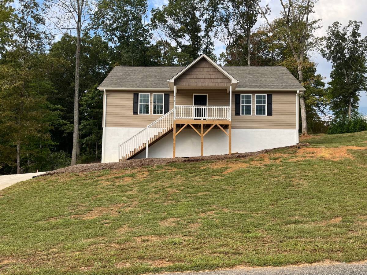 House for rent at 836 Falling Creek Court, Rural Hall, NC 27045