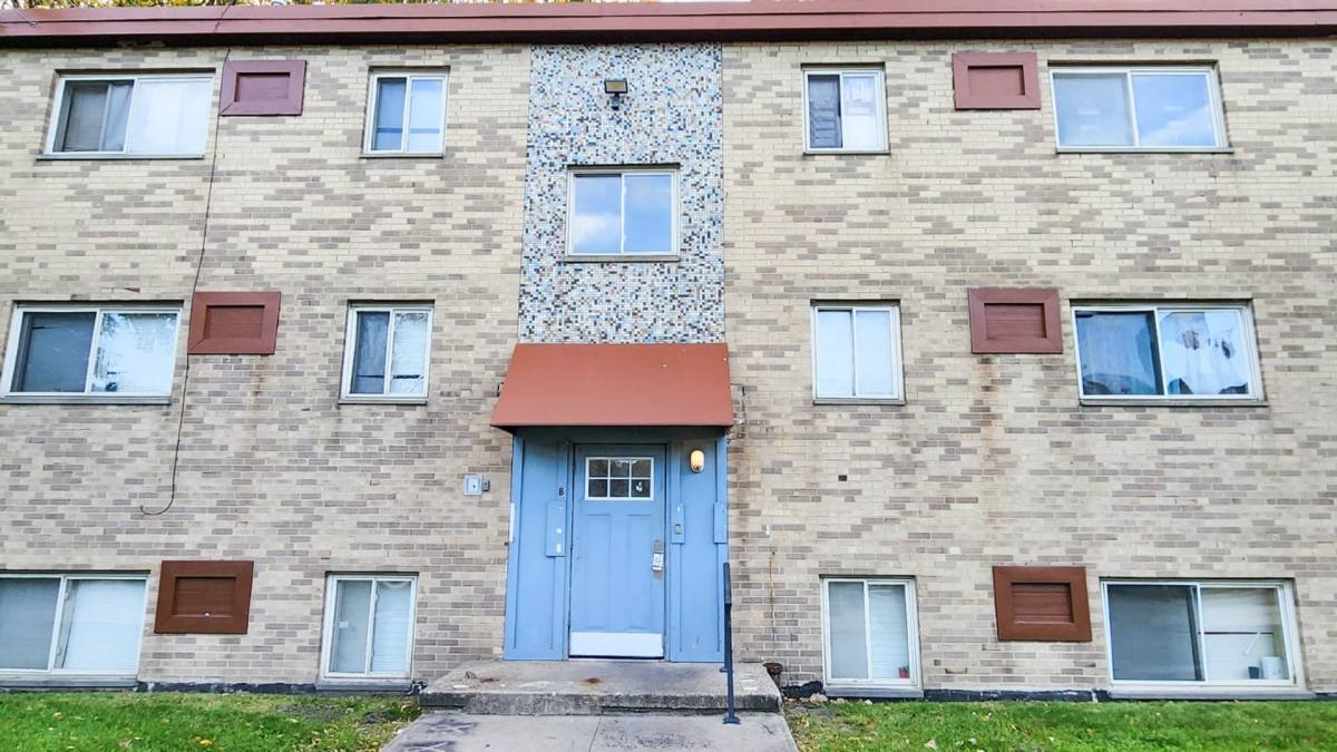 Apartment for rent at 1855 Cliffview Rd, Cleveland, OH 44112