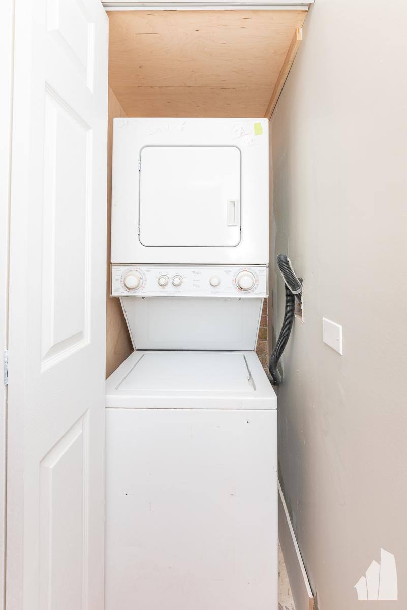 Apartment for rent at 1122 W Addison St #G, Chicago, IL 60613