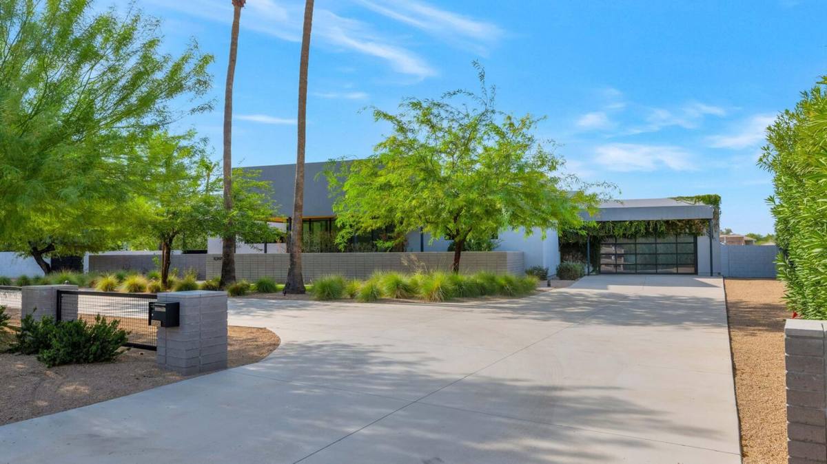 House for rent at 10195 E Cactus Rd, Scottsdale, AZ 85260
