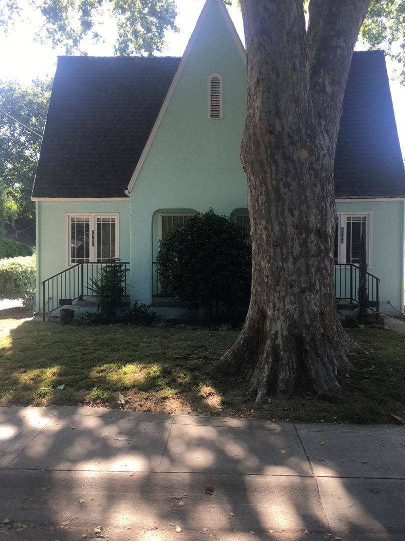Apartment for rent at 2701 & 2703 16th St, Sacramento, CA 95818