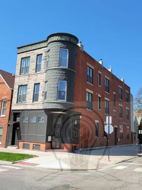 Apartment for rent at 1058 N Rockwell St #2F, Chicago, IL 60622