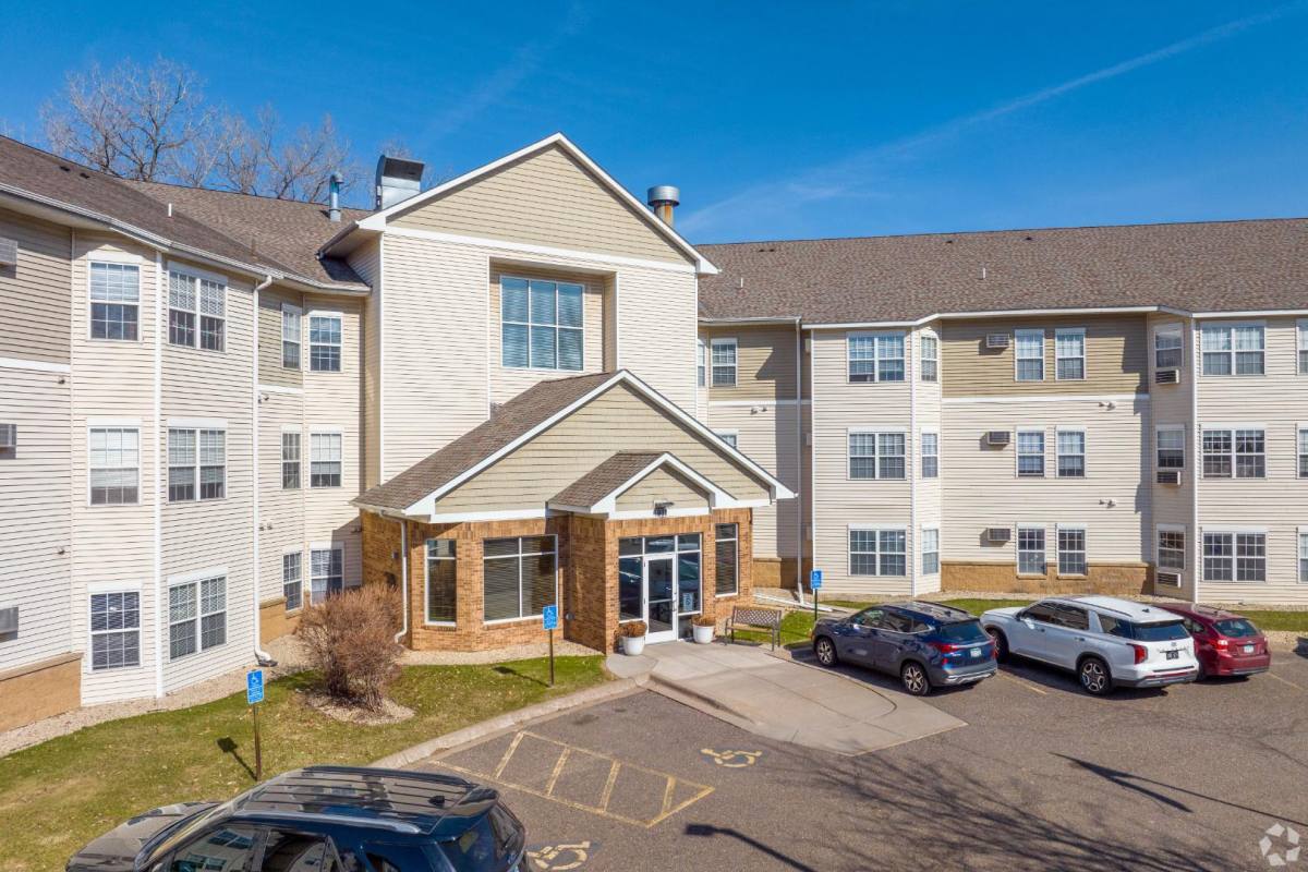 Apartment for rent at 1901 Desoto St #210, Saint Paul, MN 55117
