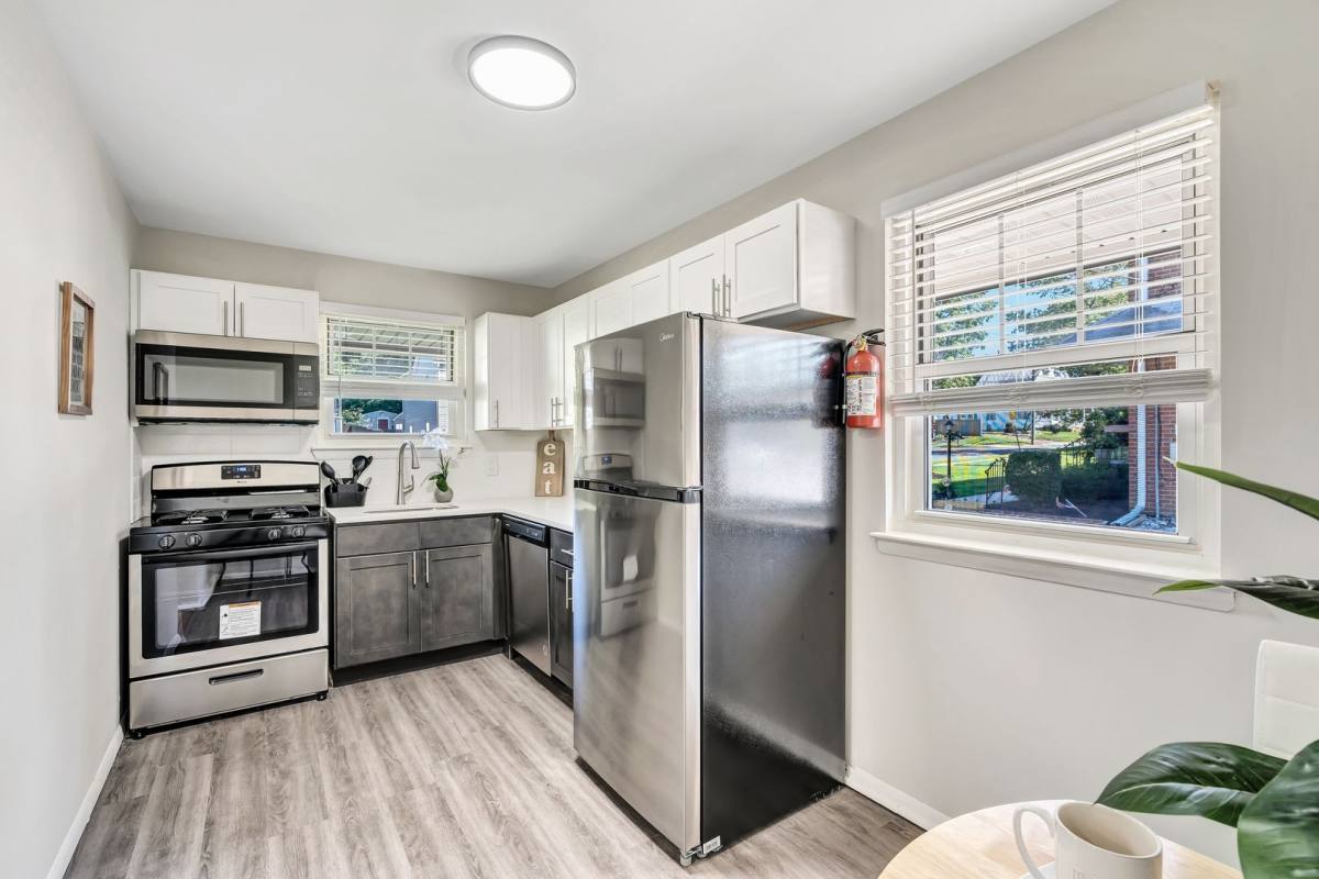 Apartment for rent at 6 N Locust Ave, Marlton, NJ 08053