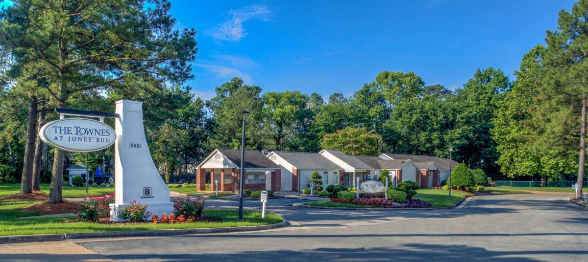 Townhouse for rent at 3900 Woodbridge Dr, Newport News, VA 23608