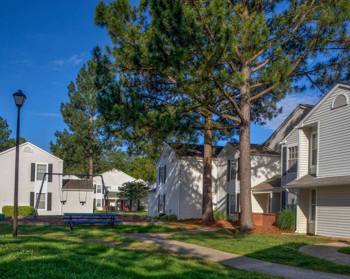 Townhouse for rent at 3900 Woodbridge Dr, Newport News, VA 23608