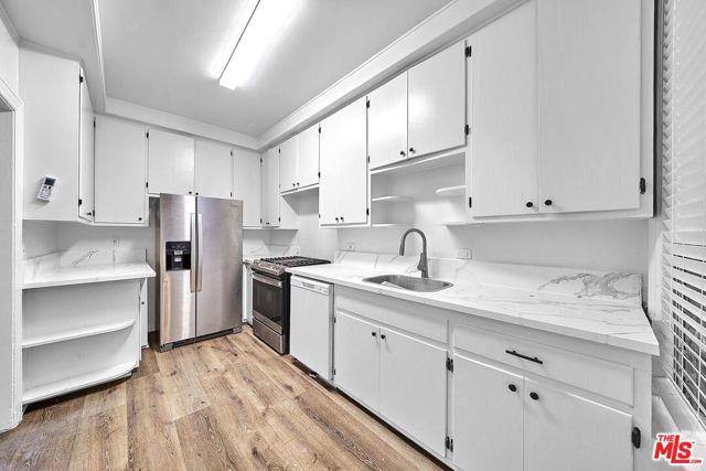 Apartment for rent at 154 N Edgemont St #154, Los Angeles, CA 90004