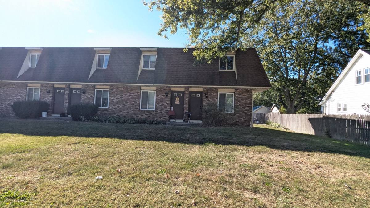 Apartment for rent at 956 Lincoln Ave, Holland, MI 49423