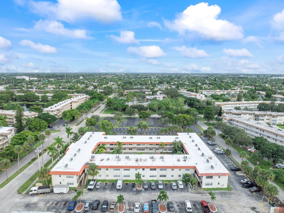 Apartment for rent at 3460 NW 50 Ave, Fort Lauderdale, FL 33319