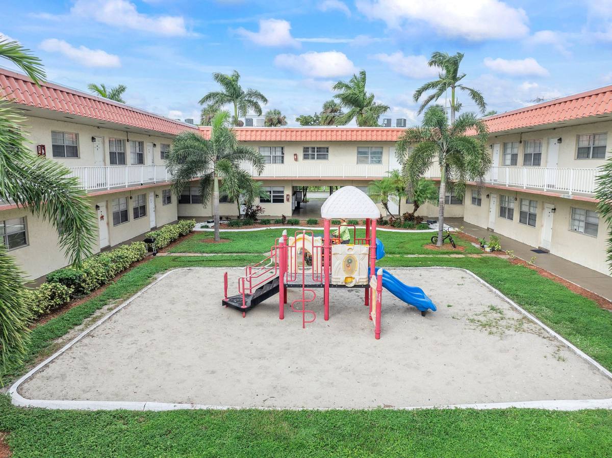 Apartment for rent at 3460 NW 50 Ave, Fort Lauderdale, FL 33319