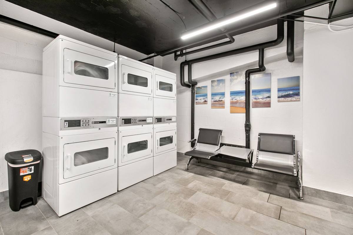 Apartment for rent at 5858 N Sheridan Rd, Chicago, IL 60660