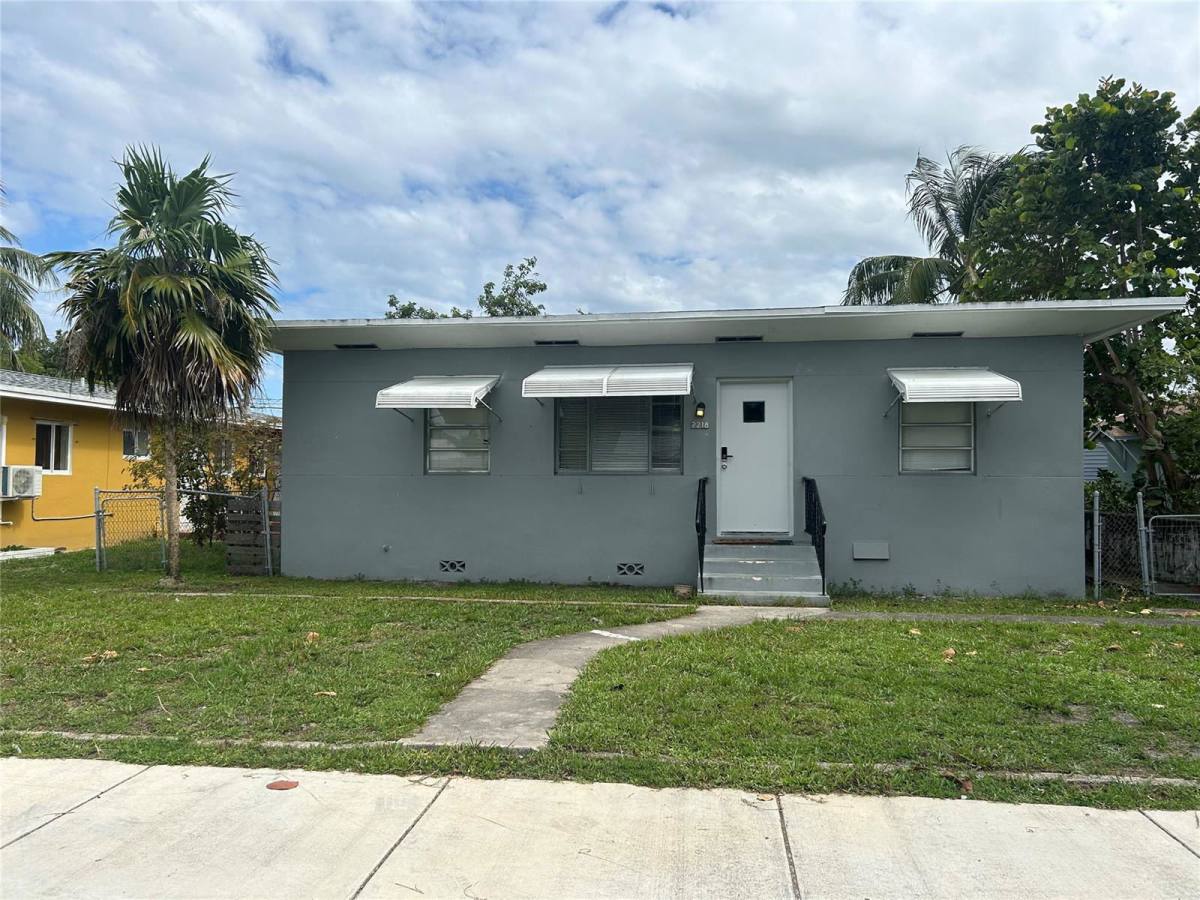 House for rent at 2218 Roosevelt St, Hollywood, FL 33020