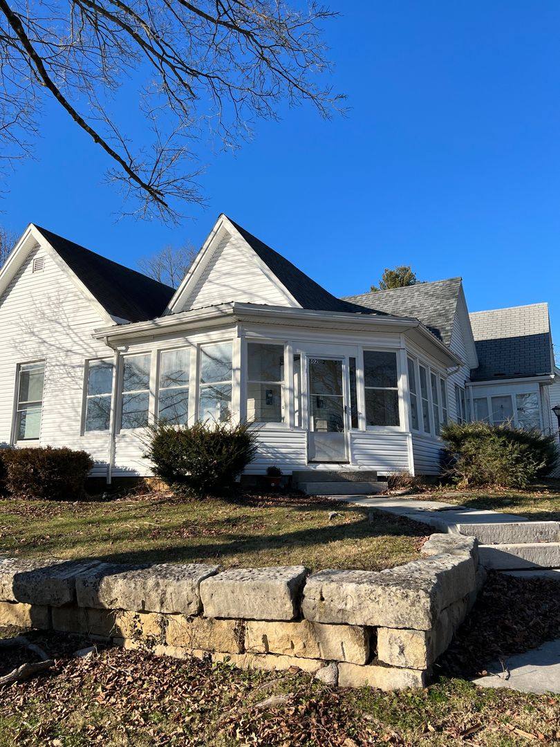 Apartment for rent at 802 W 7th St, Bloomington, IN 47404