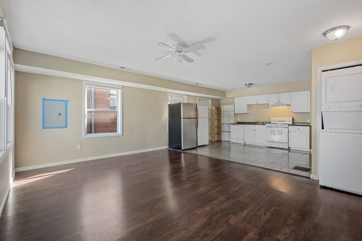 Apartment for rent at 629 Oak St SE, Minneapolis, MN 55414