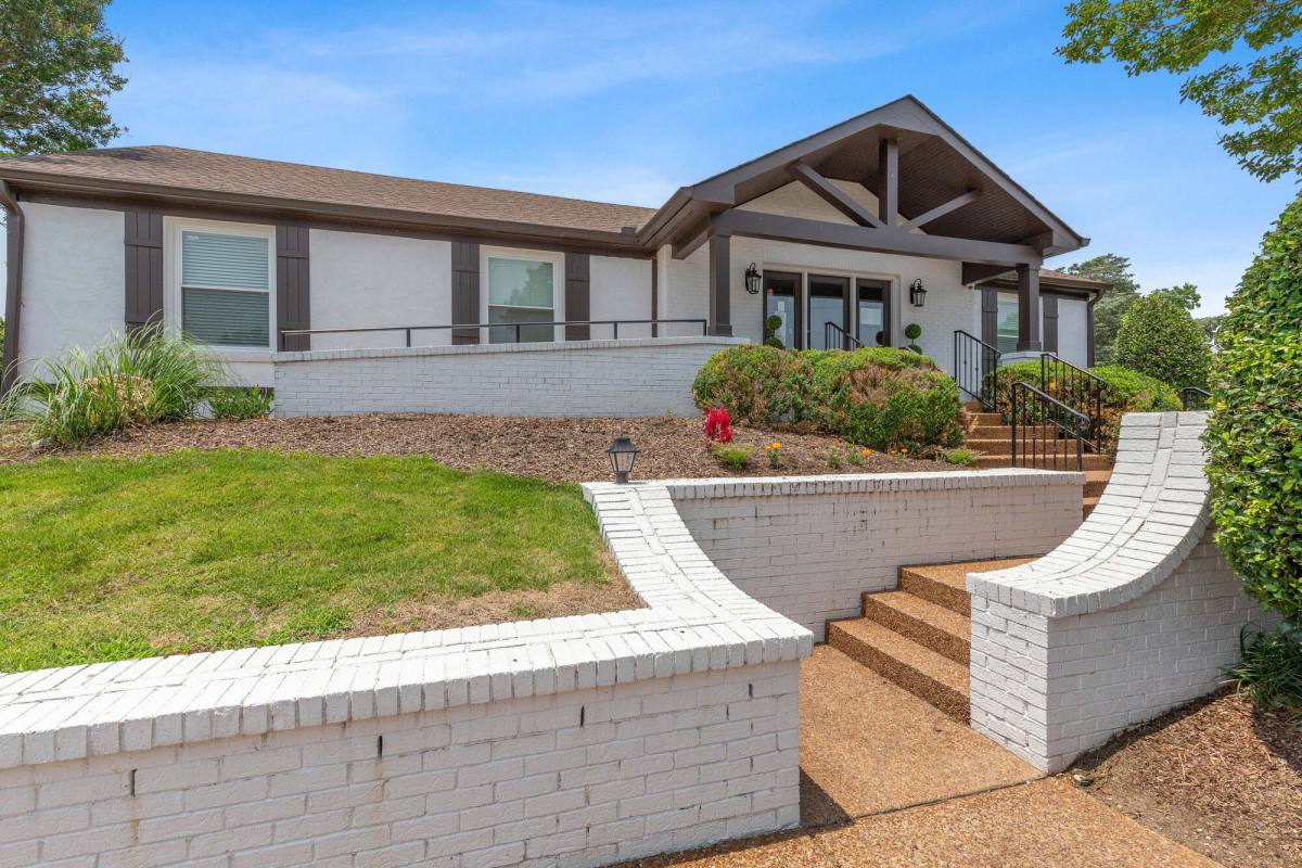 Apartment for rent at Nottingham, 228 Sanders Ferry Rd, Hendersonville, TN 37075