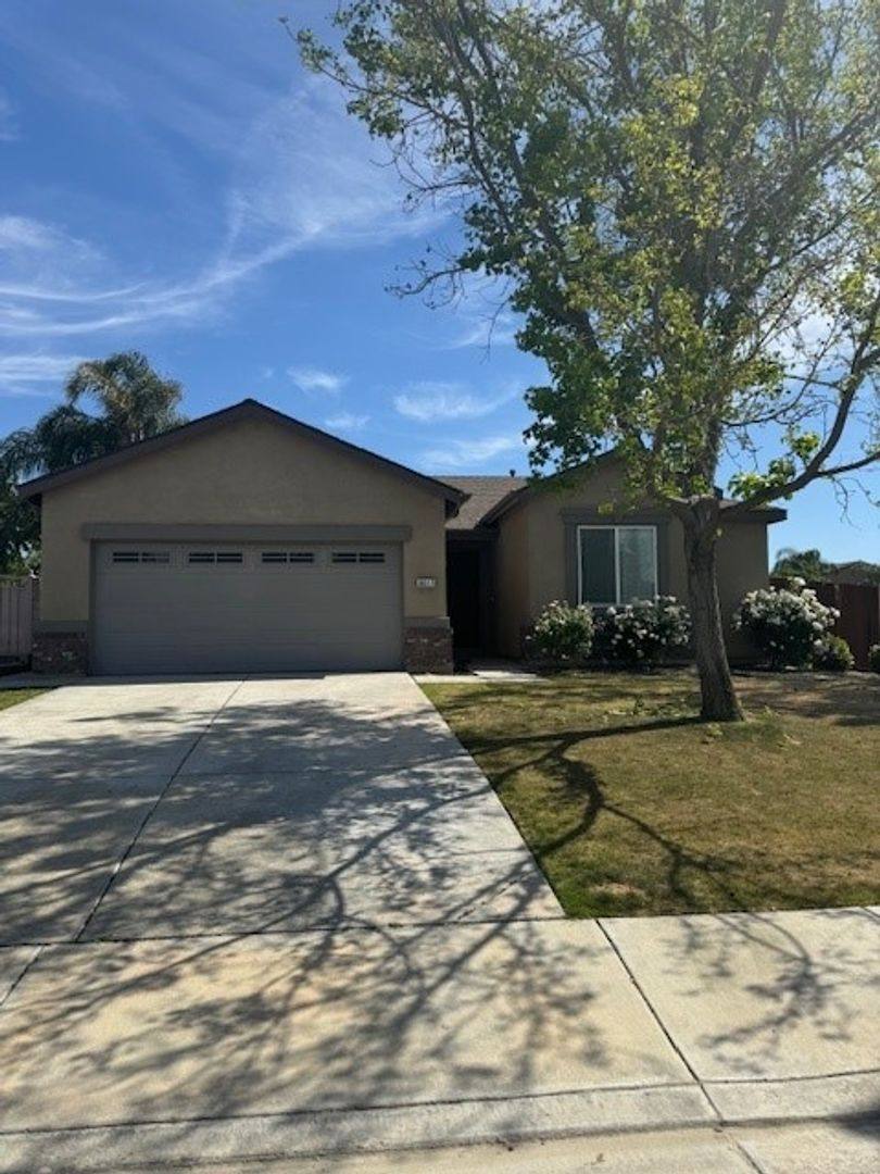 House for rent at 9017 Tropicana Dr, Bakersfield, CA 93311