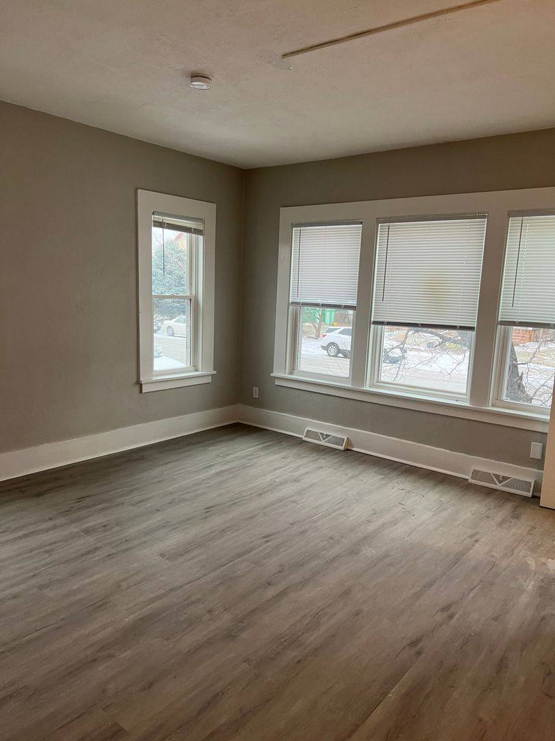 Apartment for rent at 2042-2046 W 4th St, Davenport, IA 52802