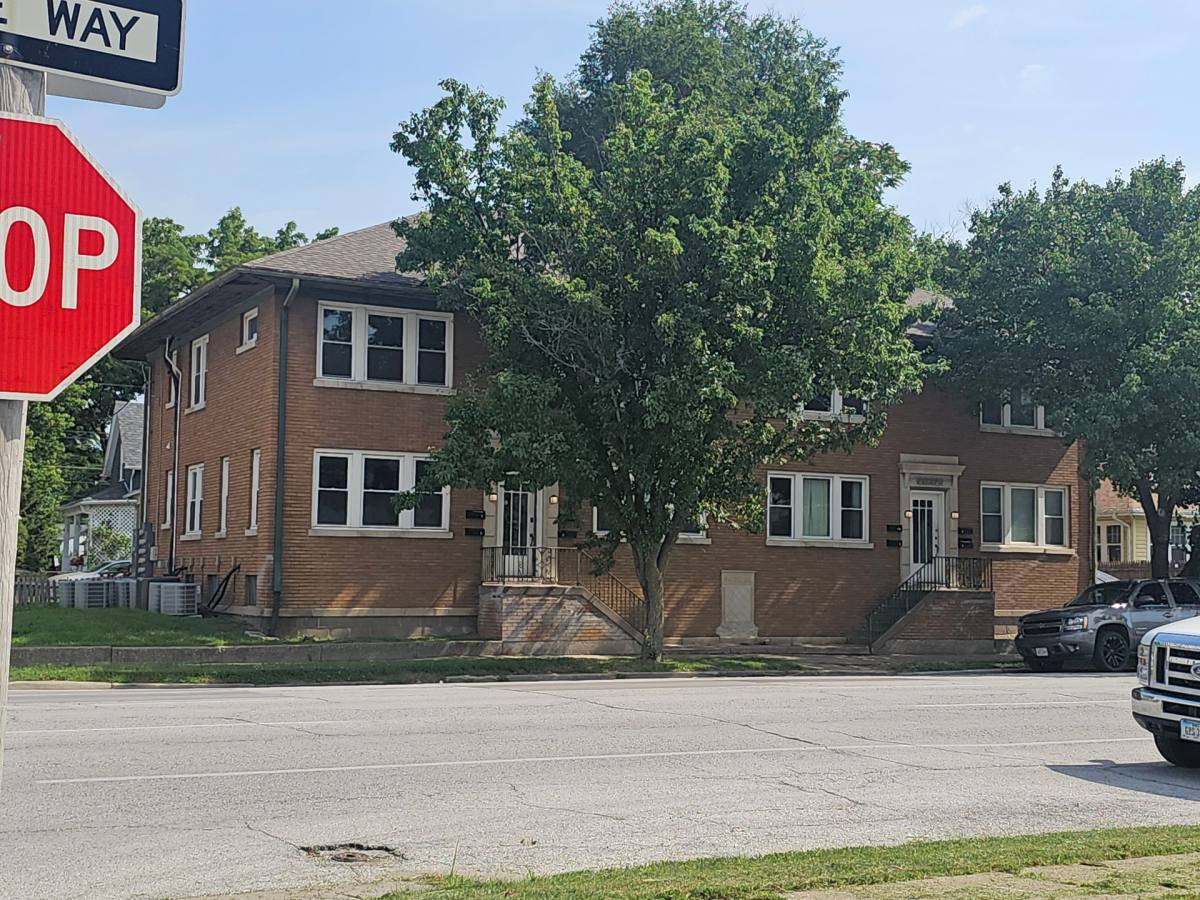 Apartment for rent at 2042-2046 W 4th St, Davenport, IA 52802