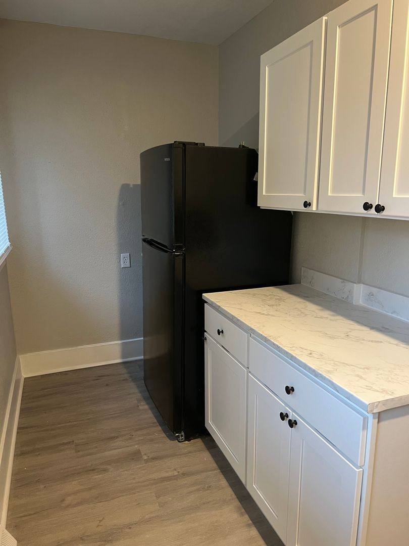 Apartment for rent at 2042-2046 W 4th St, Davenport, IA 52802