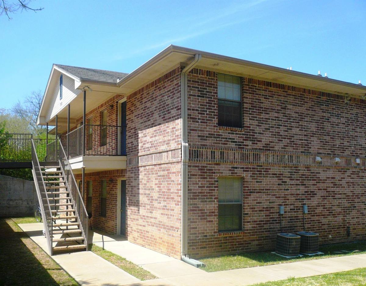 Apartment for rent at 712 W Sycamore St, Denton, TX 76201