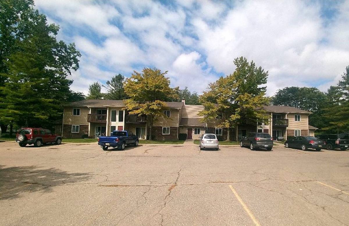 Apartment for rent at 240 Windsor St, Alma, MI 48801