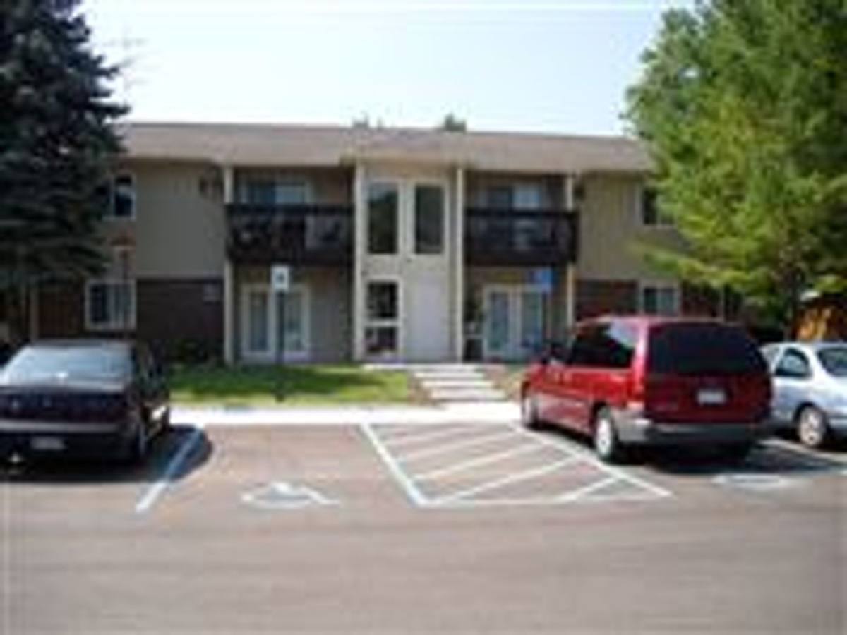Apartment for rent at 240 Windsor St, Alma, MI 48801